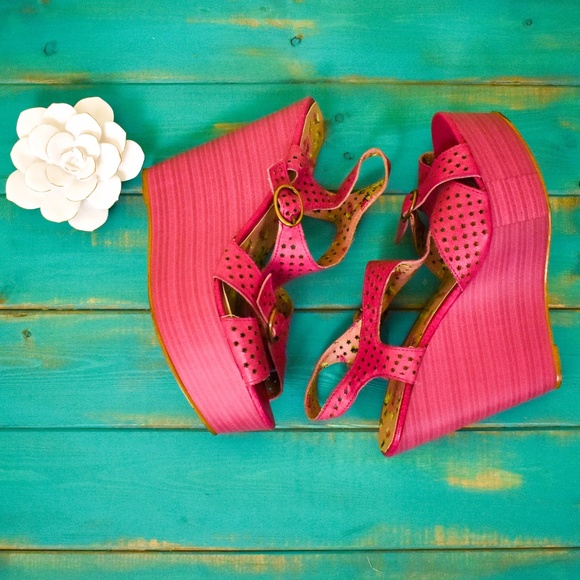 Betsey Johnson Shoes - BETSEY JOHNSON Hot Pink Strappy Platforms 8.5